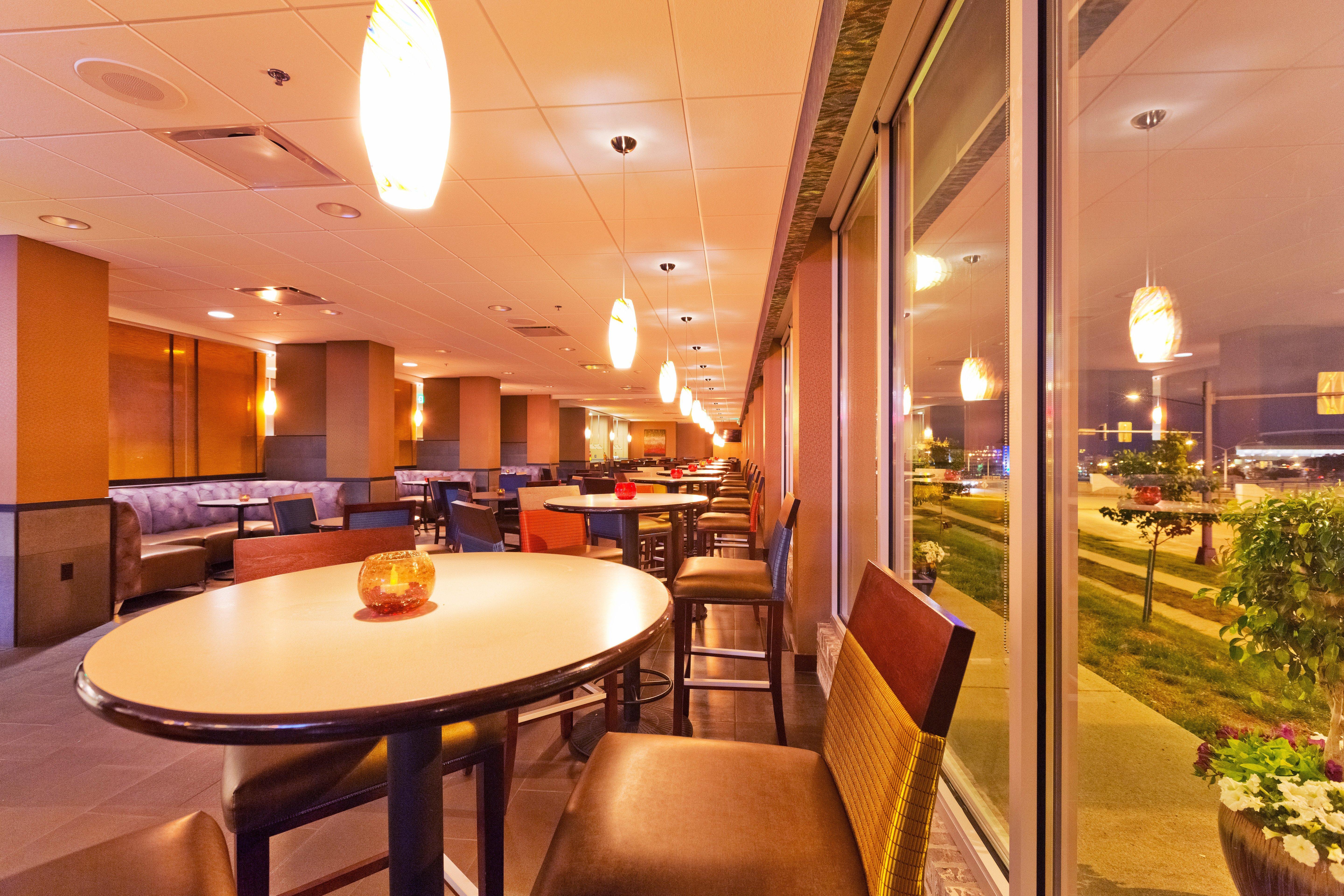 Holiday Inn Des Moines-Downtown-Mercy Campus By Ihg Bagian luar foto